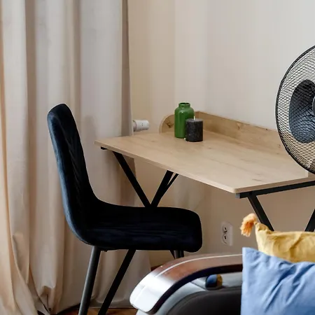 Apartament We Wroclawiu Z Dwiema Sypialniami, Wanna I Biurkiem Do Pracy Zdalnej By Renters Lägenhet