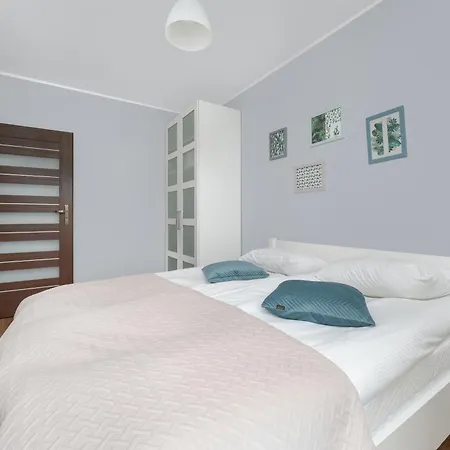 Apartament We Wroclawiu Z Dwiema Sypialniami, Wanna I Biurkiem Do Pracy Zdalnej By Renters Lägenhet *